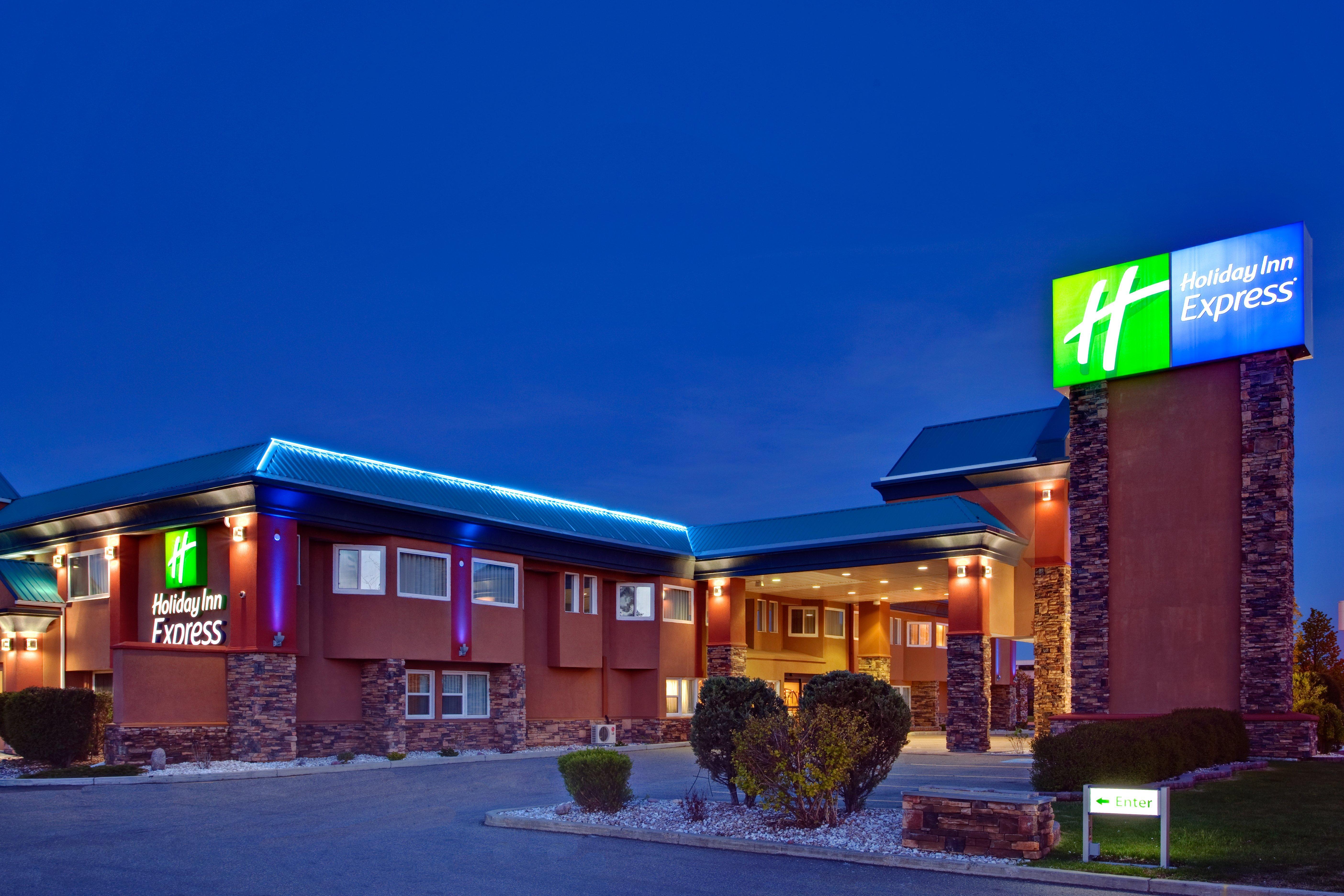 Holiday Inn Express Red Deer By Ihg Esterno foto