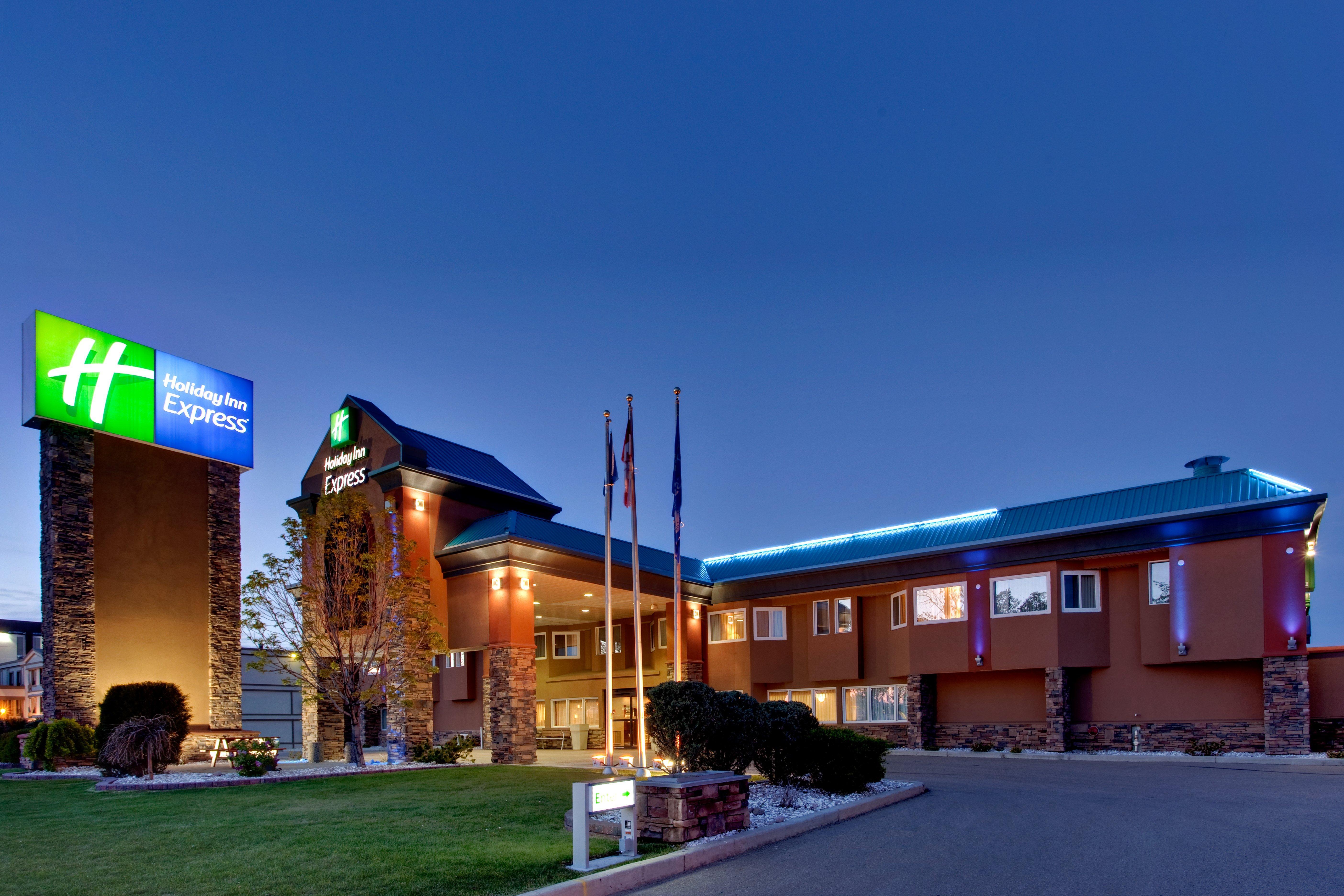 Holiday Inn Express Red Deer By Ihg Esterno foto