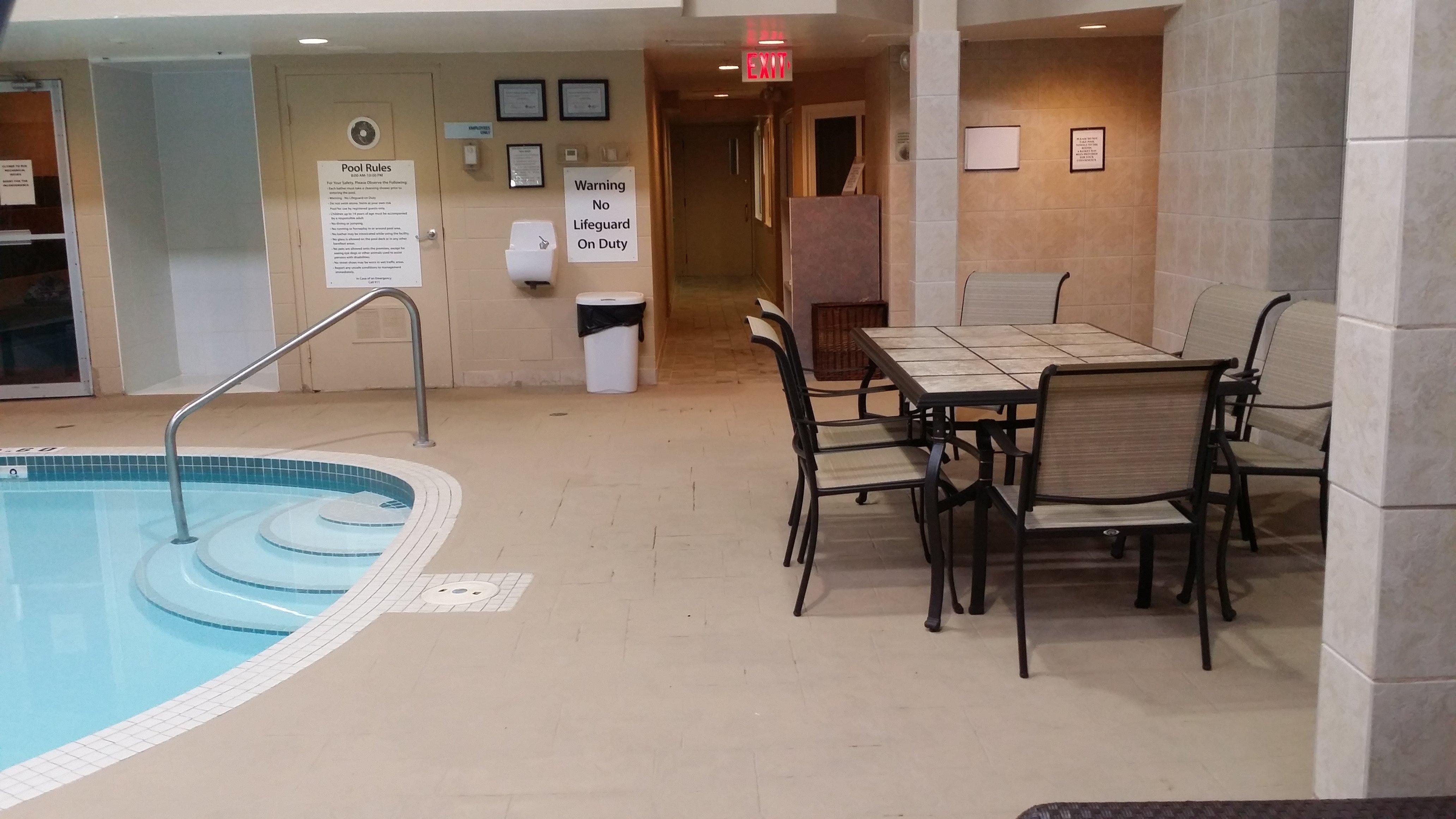 Holiday Inn Express Red Deer By Ihg Esterno foto