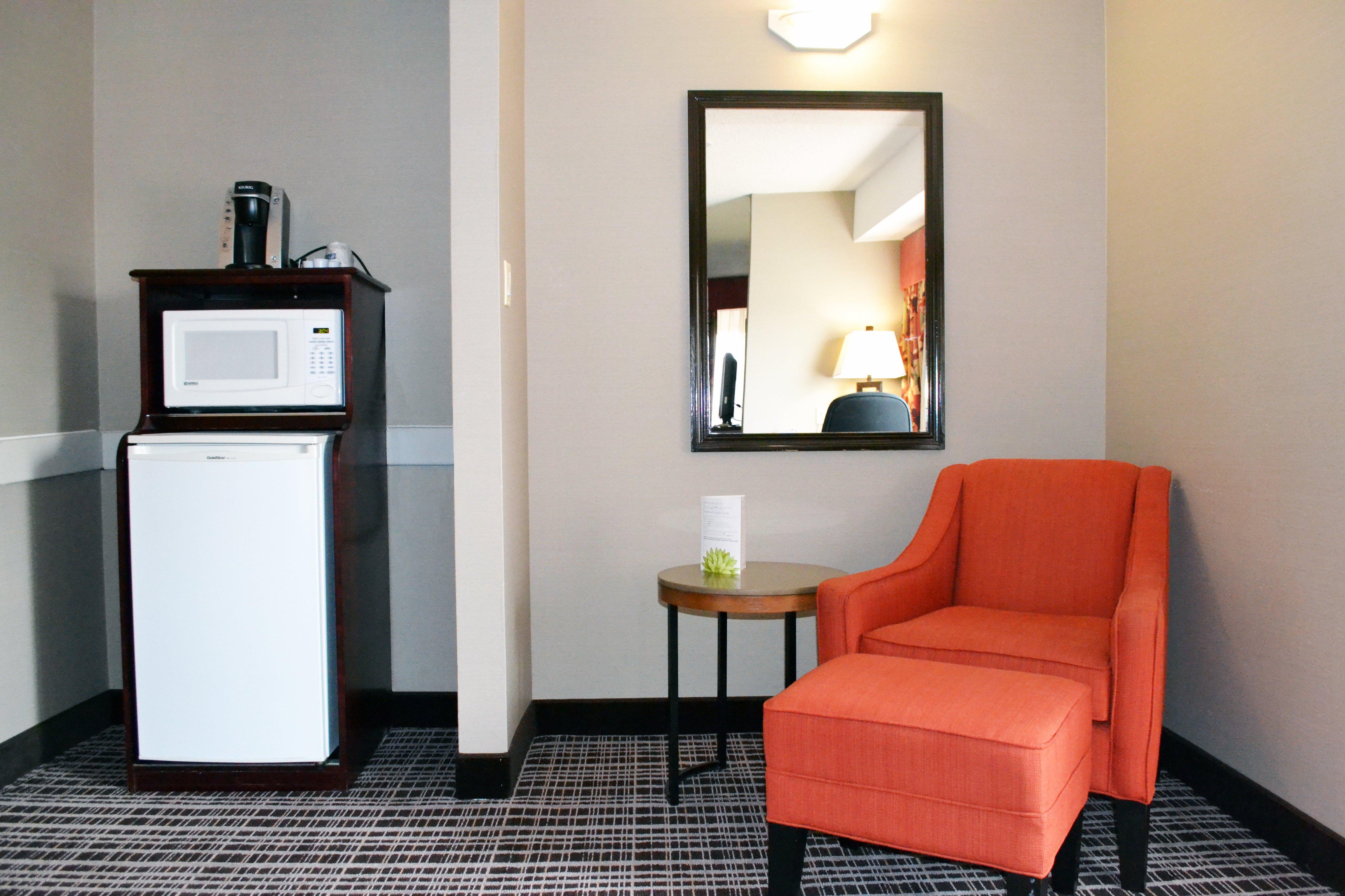 Holiday Inn Express Red Deer By Ihg Esterno foto