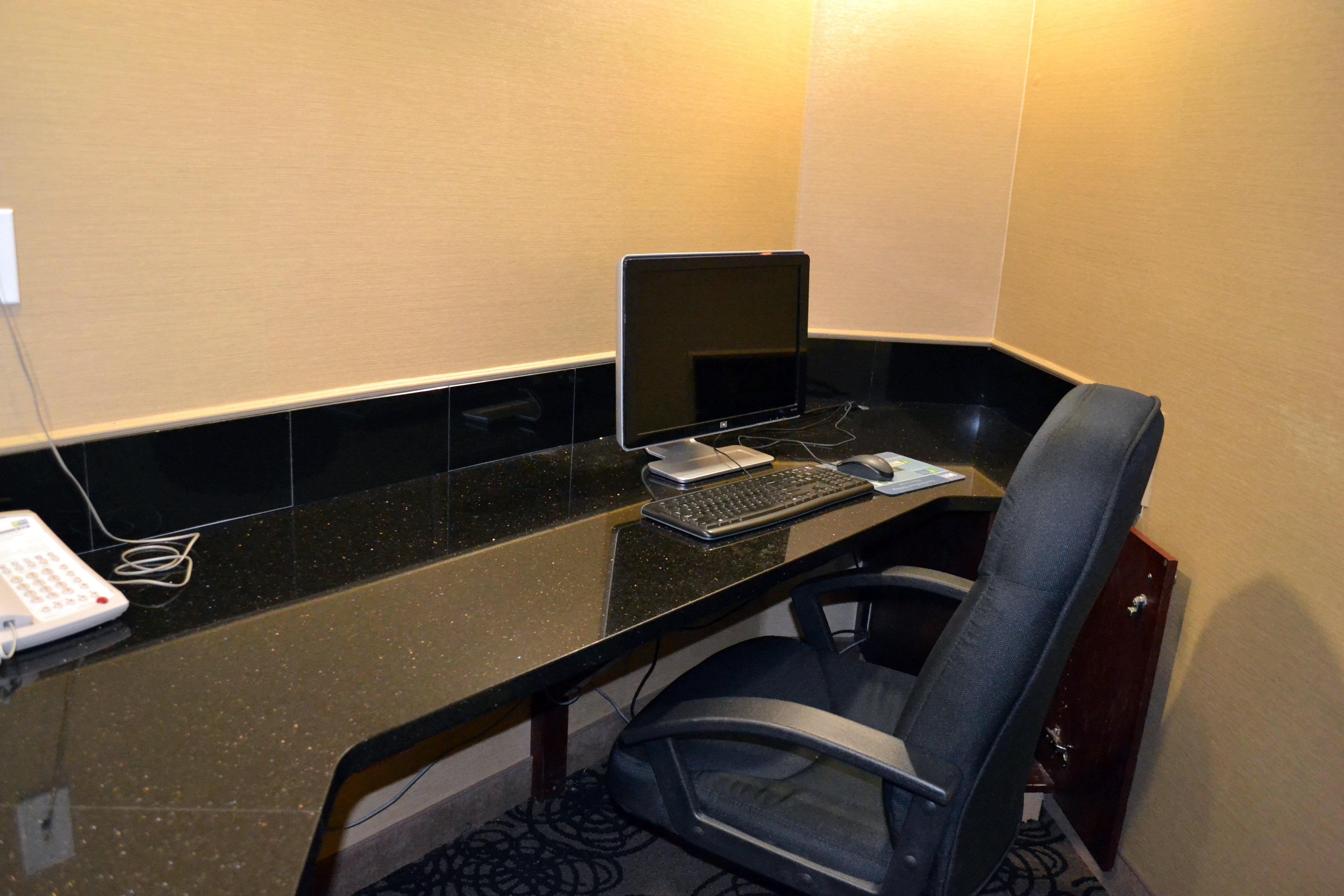 Holiday Inn Express Red Deer By Ihg Esterno foto