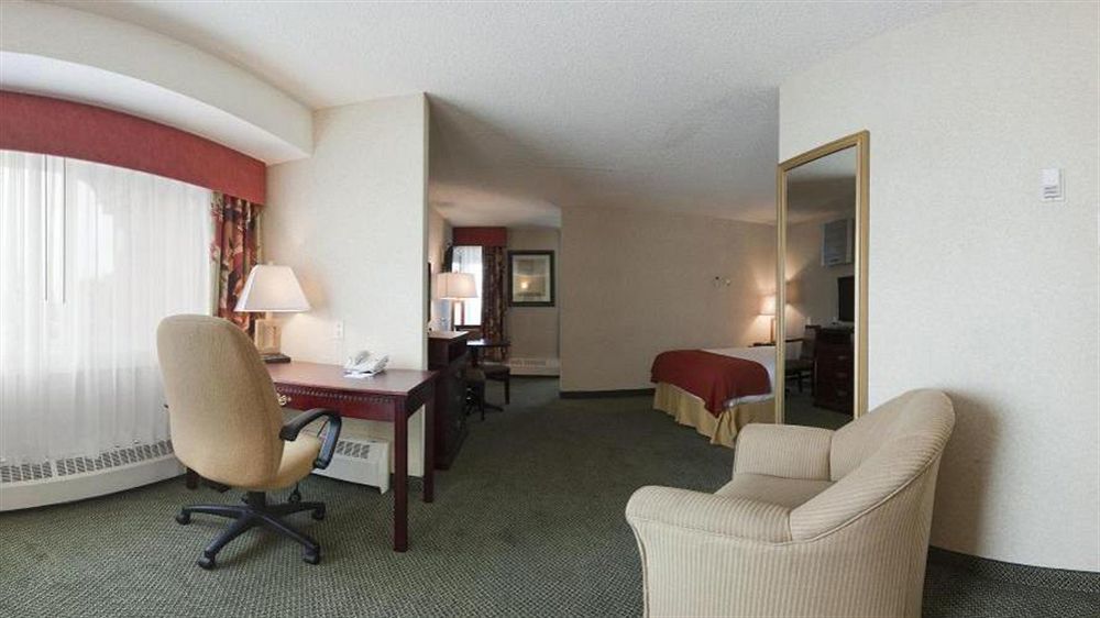 Holiday Inn Express Red Deer By Ihg Esterno foto