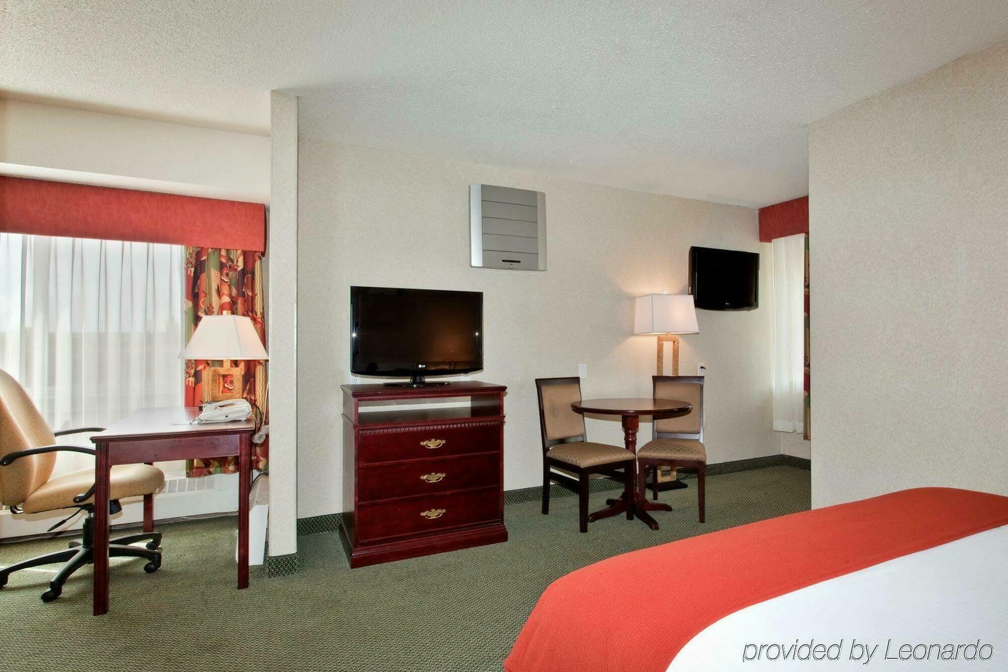 Holiday Inn Express Red Deer By Ihg Camera foto