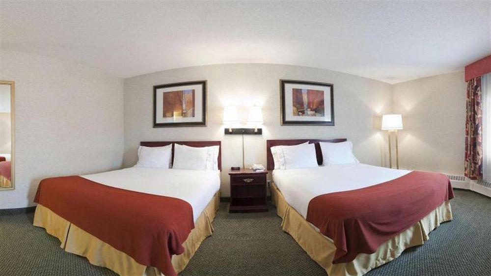 Holiday Inn Express Red Deer By Ihg Esterno foto