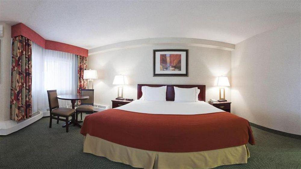 Holiday Inn Express Red Deer By Ihg Esterno foto